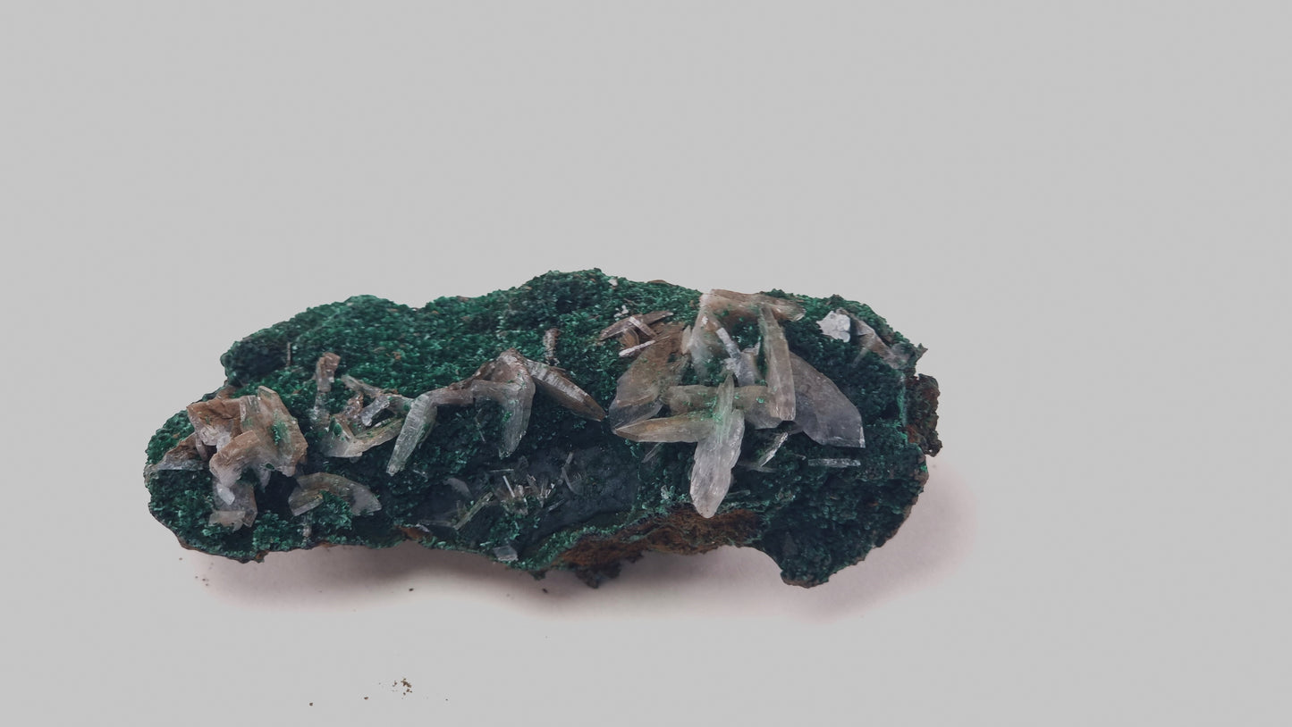 Baryte and Malachite on Limonite