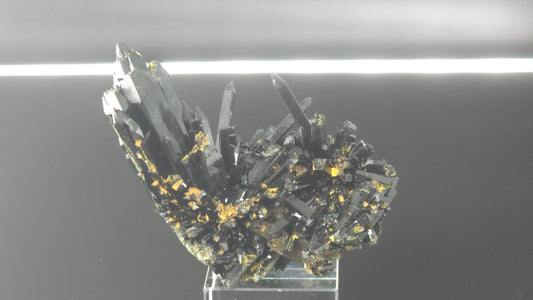 Spire shaped Aegerine cluster